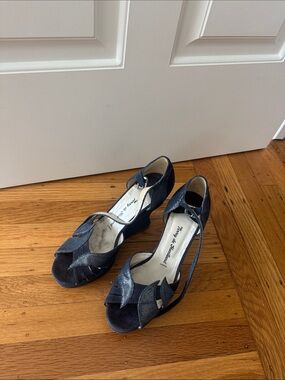 Open-Toe Navy Strappy Heeled Sandals - Women's